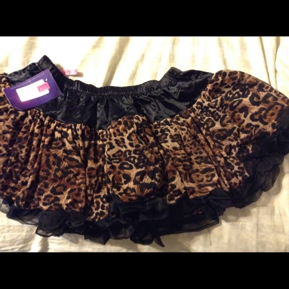 Sexy leopard skirt